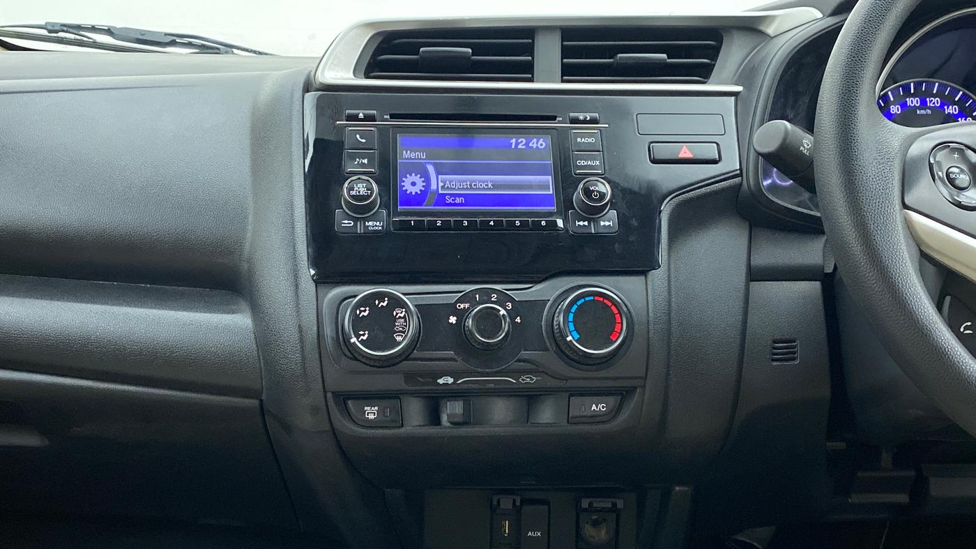 2017 Honda Jazz 1.2 SV MT, Petrol, Manual, 31,243 km, Air Conditioner
