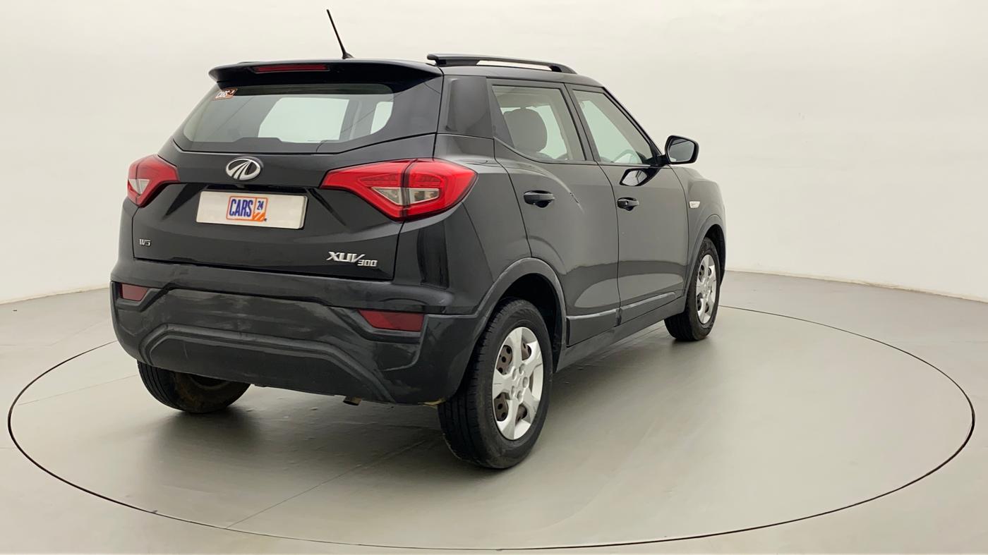 2019 Mahindra XUV300 W6 1.2 PETROL, Petrol, Manual, 99,438 km, Right Back Diagonal