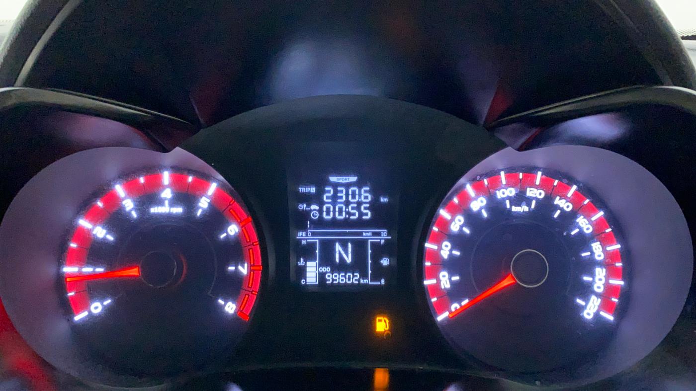 2019 Mahindra XUV300 W6 1.2 PETROL, Petrol, Manual, 99,438 km, Odometer Image