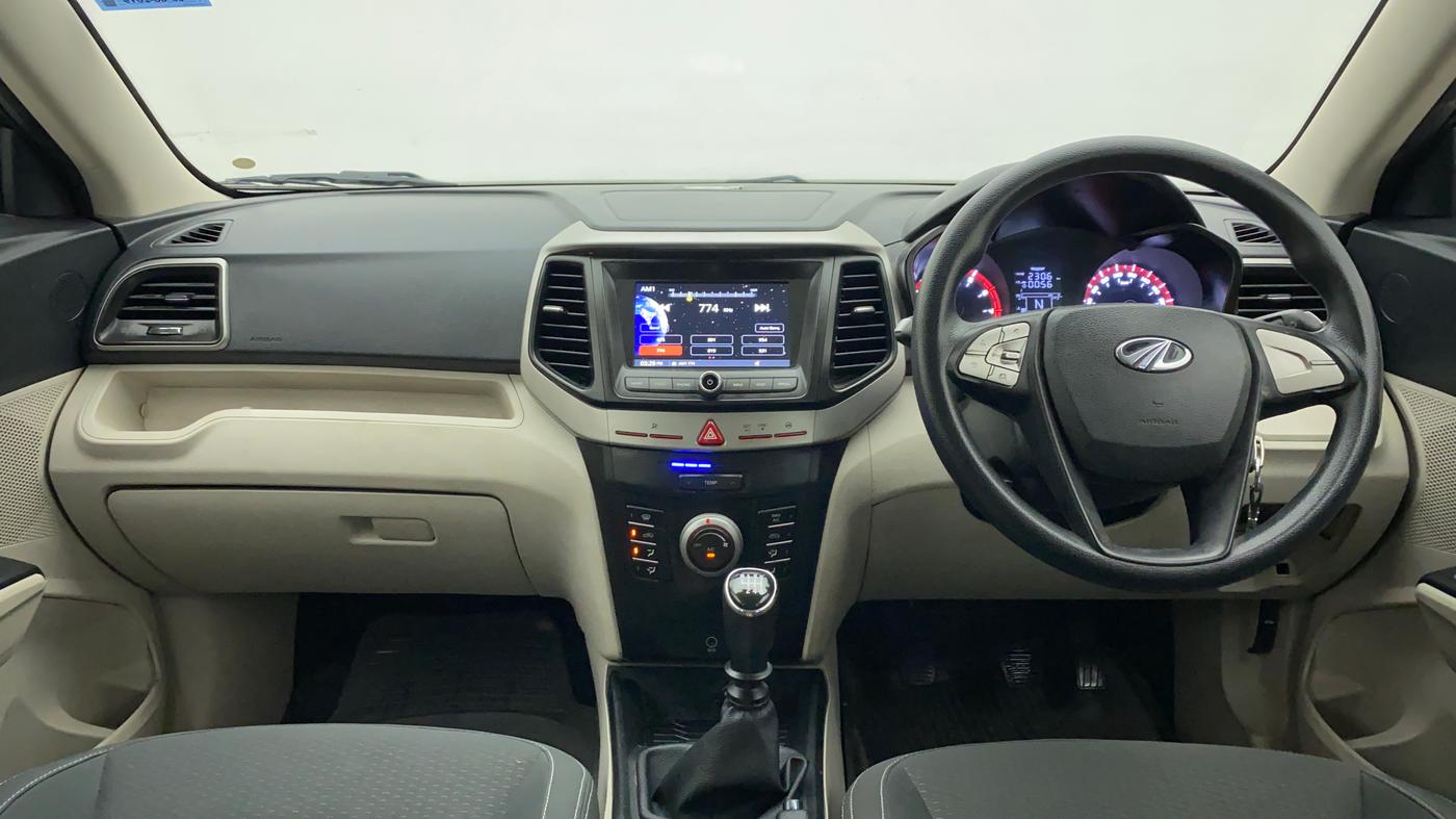 2019 Mahindra XUV300 W6 1.2 PETROL, Petrol, Manual, 99,438 km, Dashboard