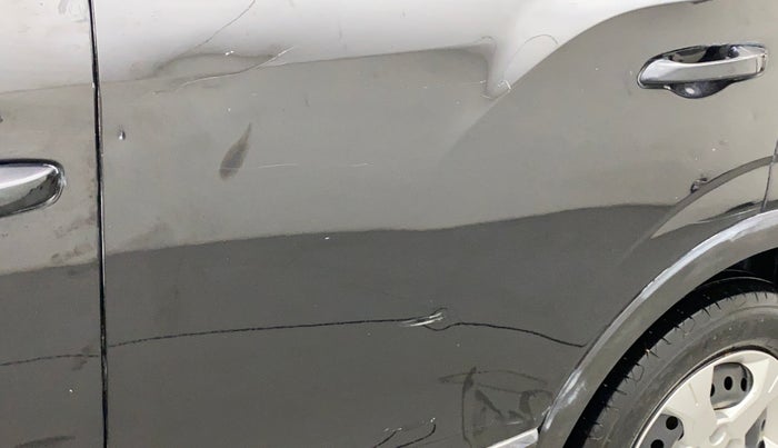2019 Mahindra XUV300 W6 1.2 PETROL, Petrol, Manual, 99,438 km, Rear left door - Minor scratches