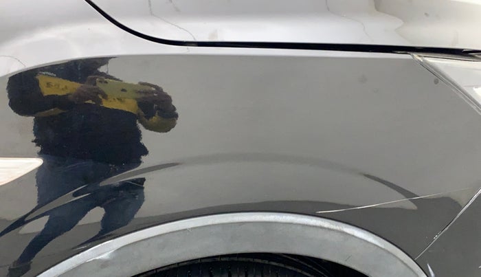 2019 Mahindra XUV300 W6 1.2 PETROL, Petrol, Manual, 99,438 km, Right fender - Minor scratches