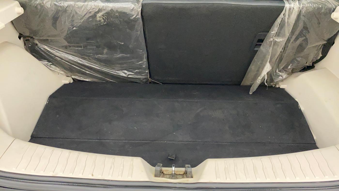 2019 Mahindra XUV300 W6 1.2 PETROL, Petrol, Manual, 99,438 km, Boot Inside