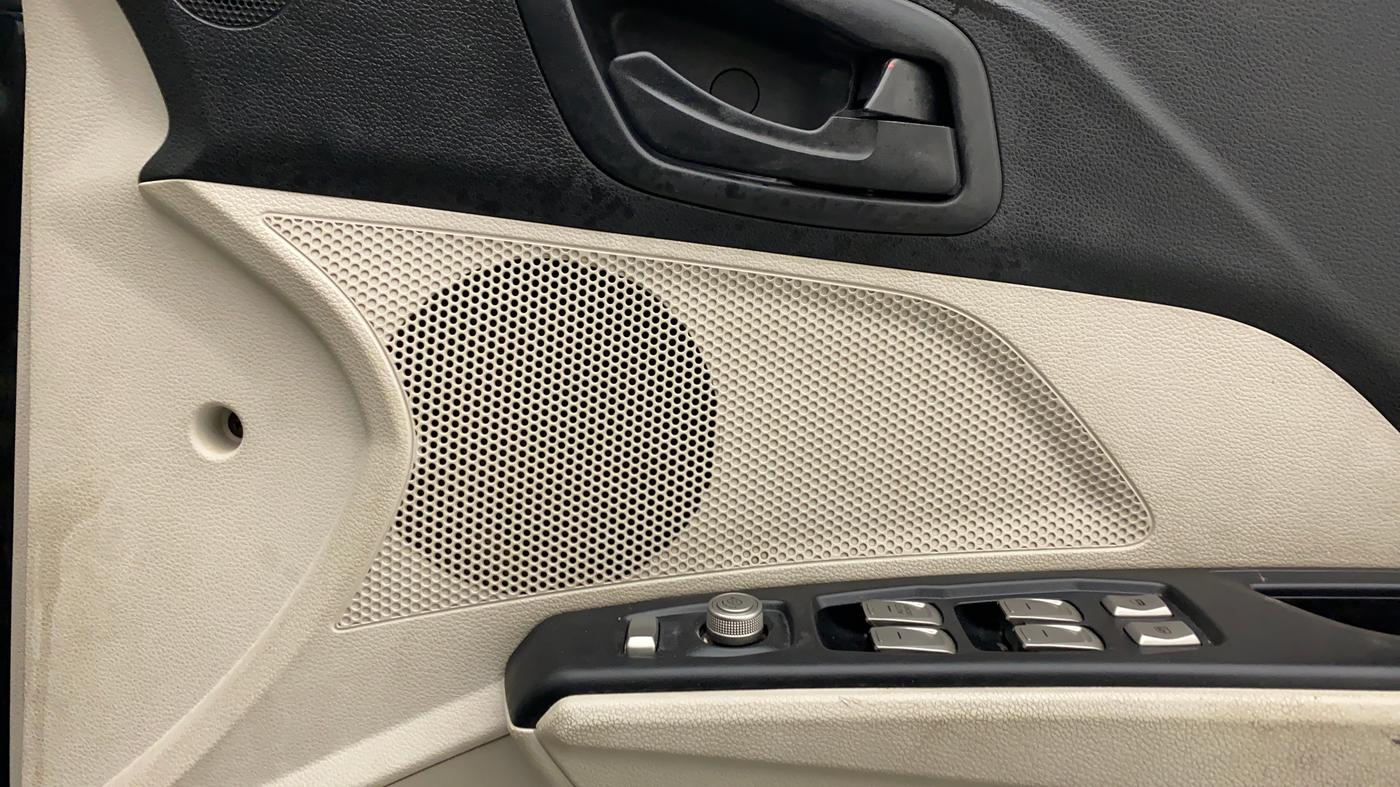 2019 Mahindra XUV300 W6 1.2 PETROL, Petrol, Manual, 99,438 km, Speaker