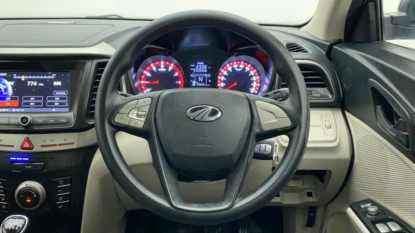 2019 Mahindra XUV300 W6 1.2 PETROL, Petrol, Manual, 99,438 km, Steering Wheel Close Up