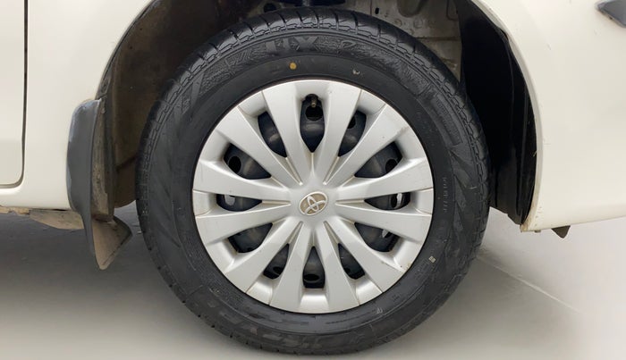 2015 Toyota Etios Liva G, Petrol, Manual, 88,127 km, Right Front Wheel