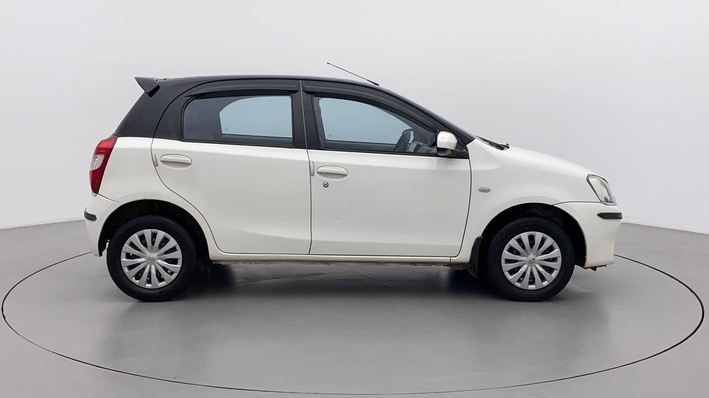 2015 Toyota Etios Liva G, Petrol, Manual, 88,127 km, Right Side View