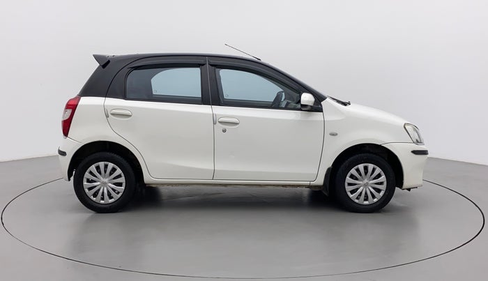 2015 Toyota Etios Liva G, Petrol, Manual, 88,127 km, Right Side View