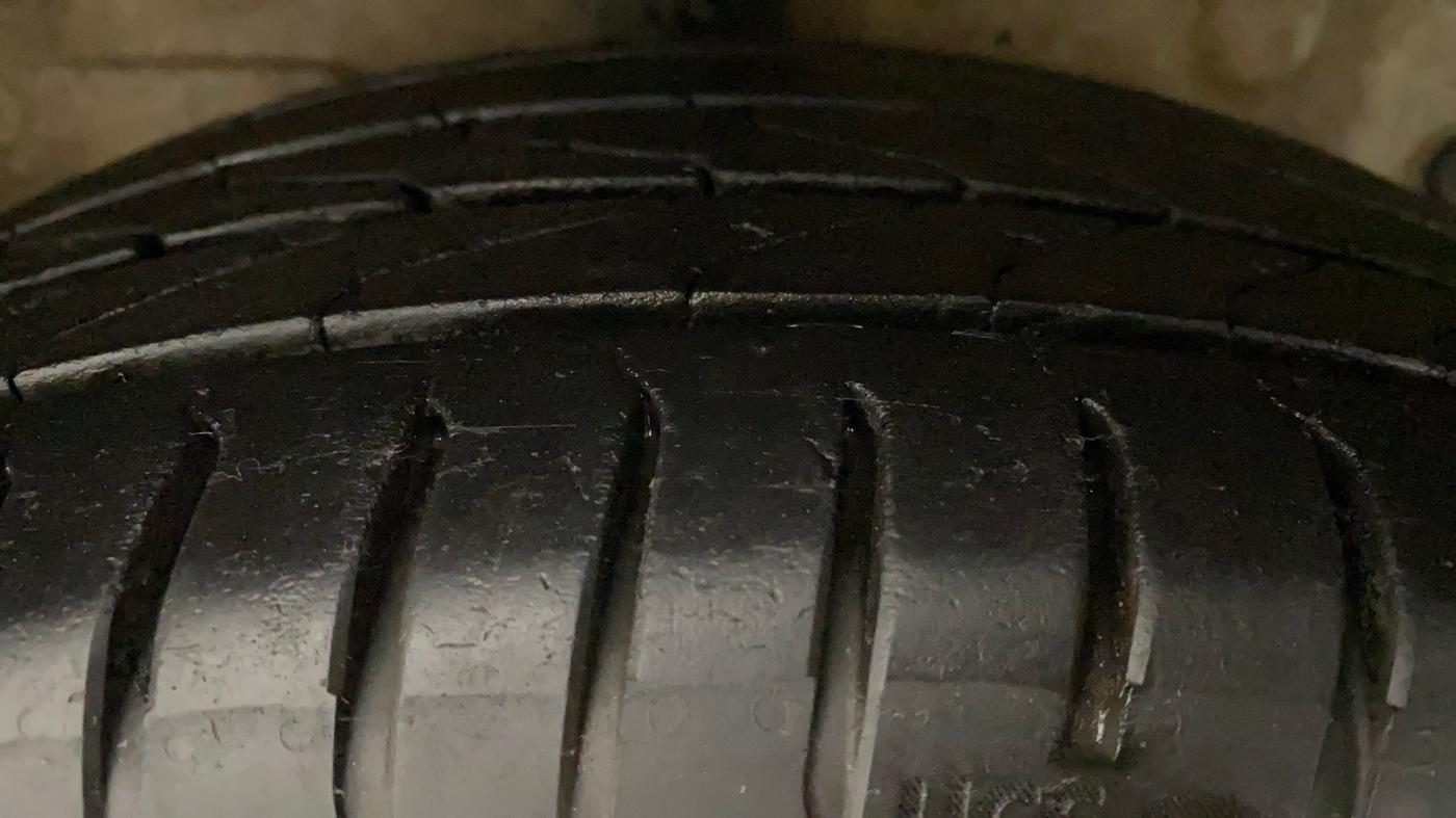 2015 Toyota Etios Liva G, Petrol, Manual, 88,127 km, Right Rear Tyre Tread
