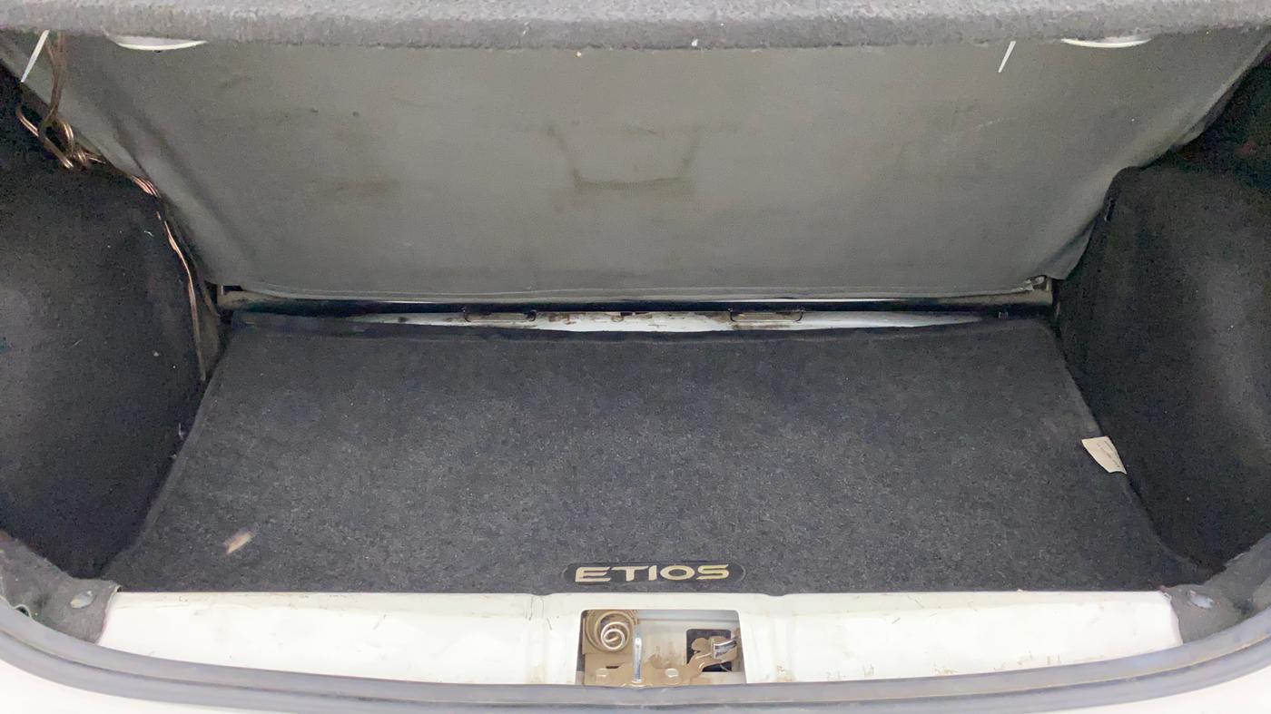 2015 Toyota Etios Liva G, Petrol, Manual, 88,127 km, Boot Inside