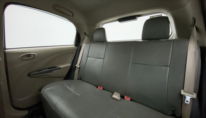 2015 Toyota Etios Liva G, Petrol, Manual, 88,127 km, Right Side Rear Door Cabin