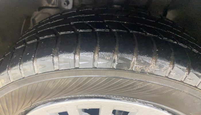 2017 Tata Tiago XT PETROL, Petrol, Manual, 30,618 km, Left Front Tyre Tread