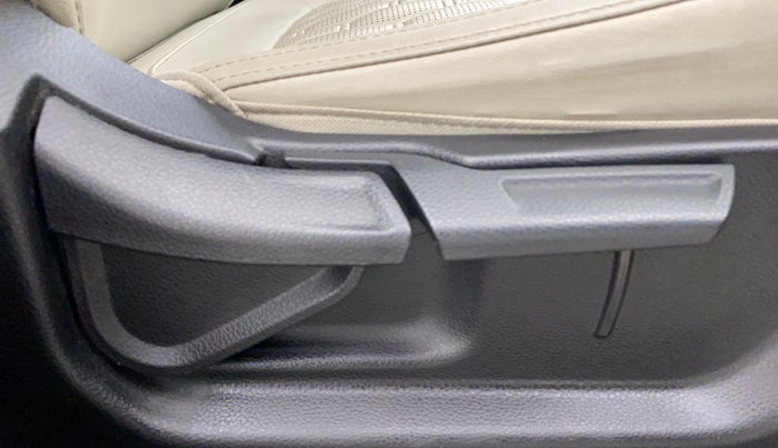 2020 KIA SELTOS HTX 1.5 CVT PETROL, Petrol, Automatic, 83,021 km, Driver Side Adjustment Panel