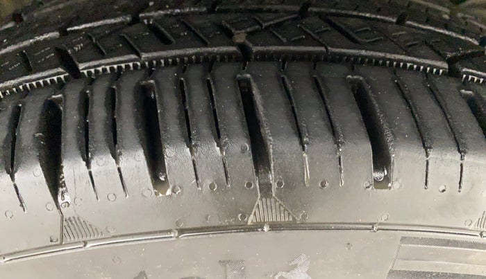 2020 KIA SELTOS HTX 1.5 CVT PETROL, Petrol, Automatic, 83,021 km, Right Front Tyre Tread