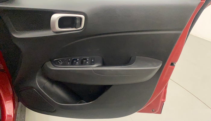 2019 Hyundai VENUE S 1.2, Petrol, Manual, 5,114 km, Driver Side Door Panels Control