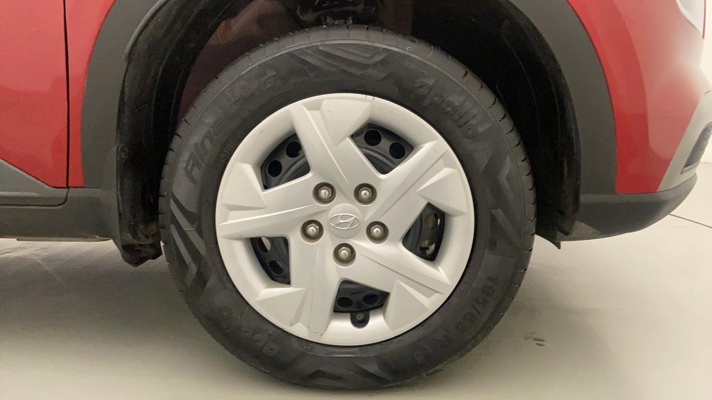 2019 Hyundai VENUE S 1.2, Petrol, Manual, 5,114 km, Right Front Wheel
