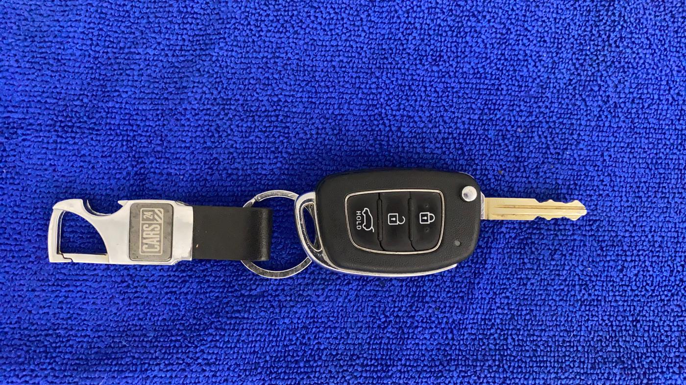 2019 Hyundai VENUE S 1.2, Petrol, Manual, 5,114 km, Key Close Up