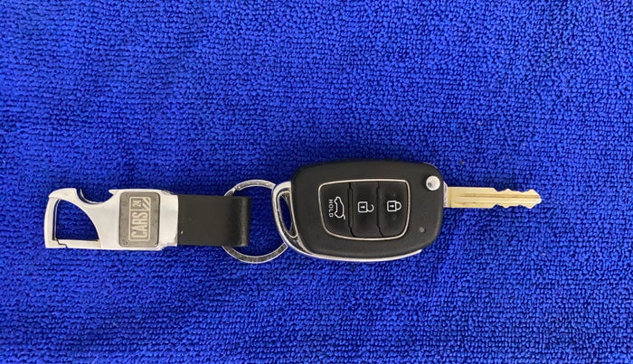 2019 Hyundai VENUE S 1.2, Petrol, Manual, 5,114 km, Key Close Up