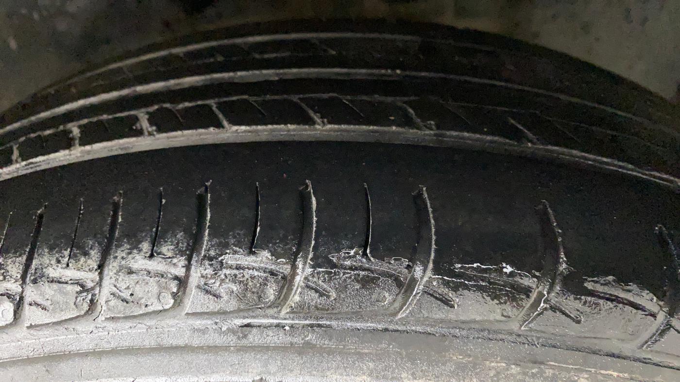 2011 Volkswagen Polo COMFORTLINE 1.2L PETROL, Petrol, Manual, 51,130 km, Left Rear Tyre Tread