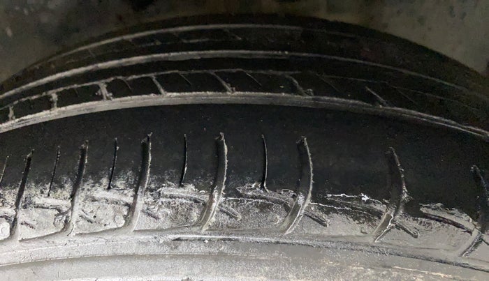 2011 Volkswagen Polo COMFORTLINE 1.2L PETROL, Petrol, Manual, 51,130 km, Left Rear Tyre Tread