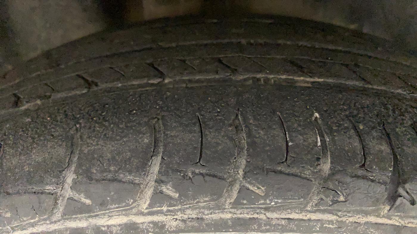 2011 Volkswagen Polo COMFORTLINE 1.2L PETROL, Petrol, Manual, 51,130 km, Right Rear Tyre Tread