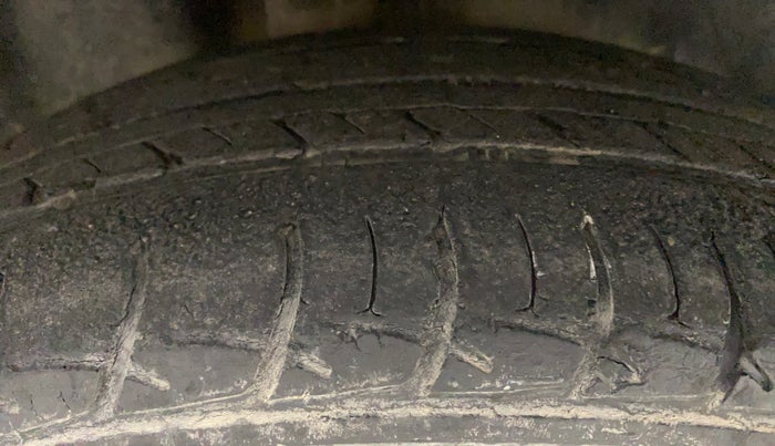 2011 Volkswagen Polo COMFORTLINE 1.2L PETROL, Petrol, Manual, 51,130 km, Right Rear Tyre Tread