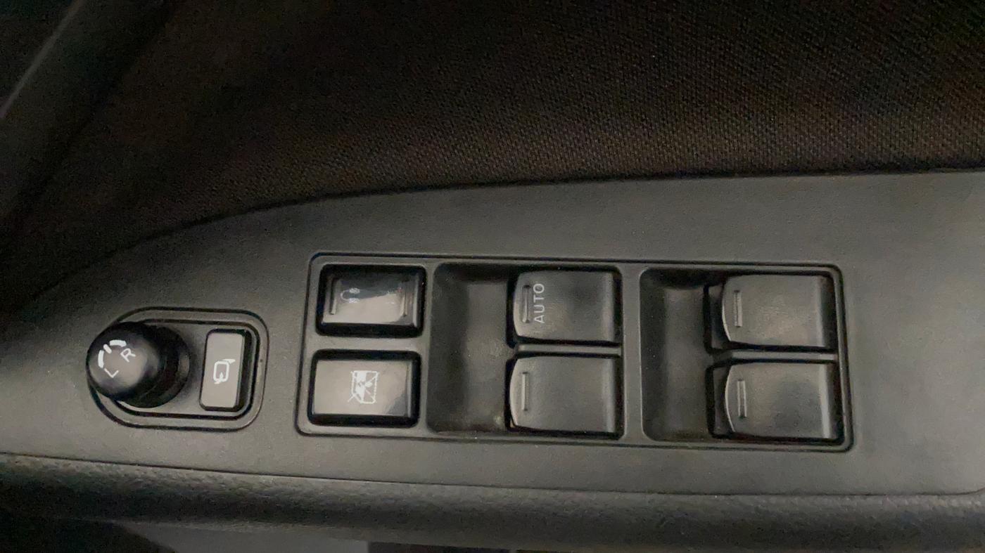 2024 Maruti BREZZA ZXI SMART HYBRID , Petrol, Manual, 56,225 km, Driver Side Door Panels Control