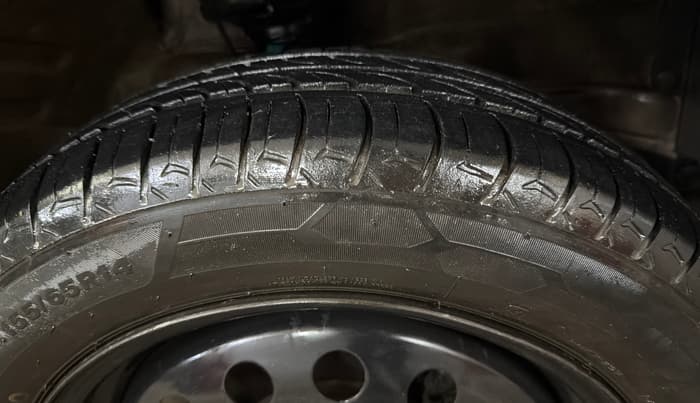 2015 Maruti Wagon R 1.0 VXI, Petrol, Manual, 53,423 km, Right Front Tyre Tread