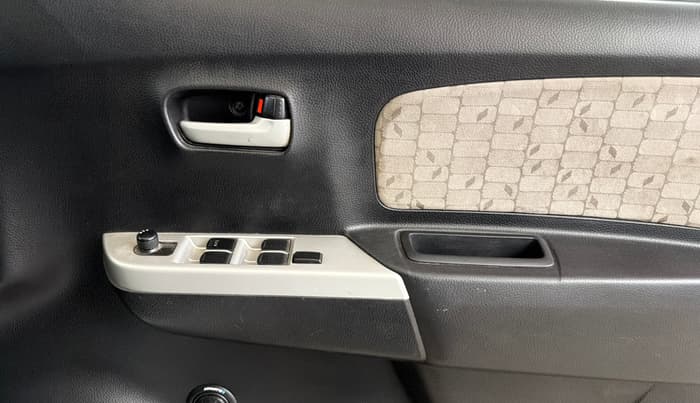 2015 Maruti Wagon R 1.0 VXI, Petrol, Manual, 53,423 km, Driver Side Door Panels Control