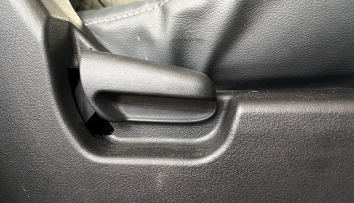 2015 Maruti Wagon R 1.0 VXI, Petrol, Manual, 53,423 km, Driver Side Adjustment Panel
