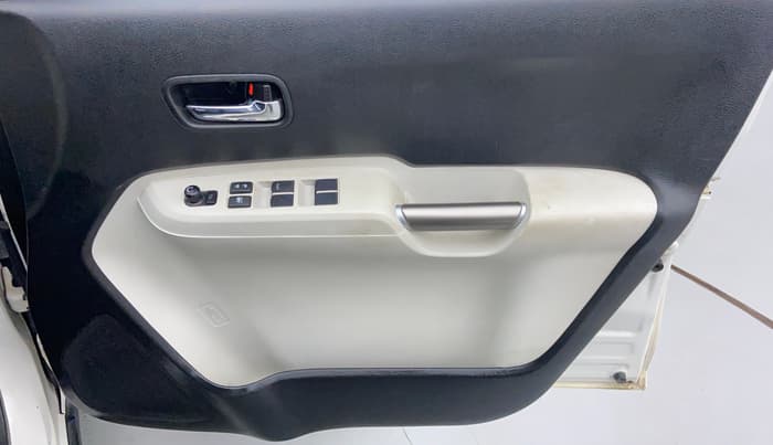 2017 Maruti IGNIS ZETA 1.3 DDIS, Diesel, Manual, 48,110 km, Driver Side Door Panels Control