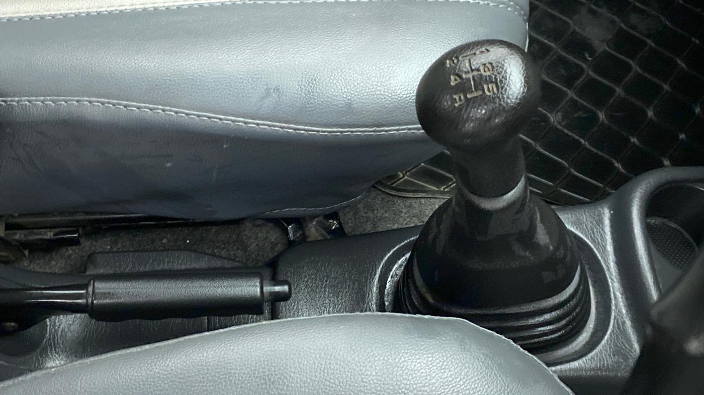 2011 Maruti Alto LXI, Petrol, Manual, 25,197 km, Gear Lever