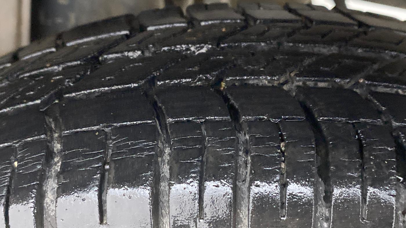 2011 Maruti Alto LXI, Petrol, Manual, 25,197 km, Left Rear Tyre Tread