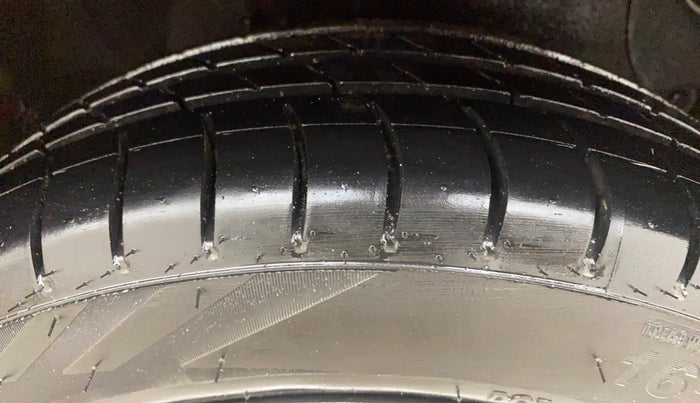 2019 Hyundai Grand i10 SPORTZ 1.2 KAPPA VTVT, Petrol, Manual, 20,709 km, Right Front Tyre Tread