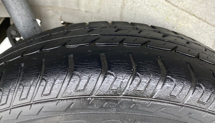 2016 Maruti Wagon R 1.0 VXI, Petrol, Manual, 36,954 km, Right Rear Tyre Tread