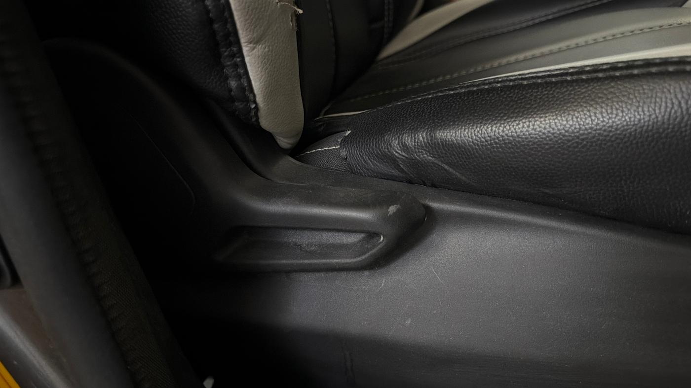 2020 Tata Tiago XT PETROL, Petrol, Manual, 40,804 km, Driver Side Adjustment Panel