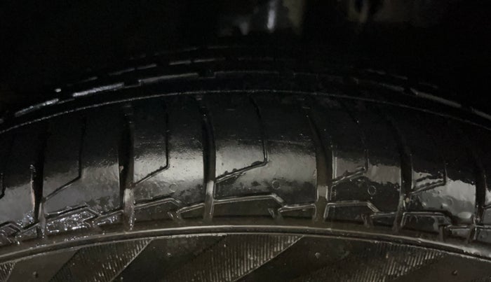 2018 Maruti Baleno ALPHA CVT PETROL 1.2, Petrol, Automatic, 53,012 km, Left Front Tyre Tread