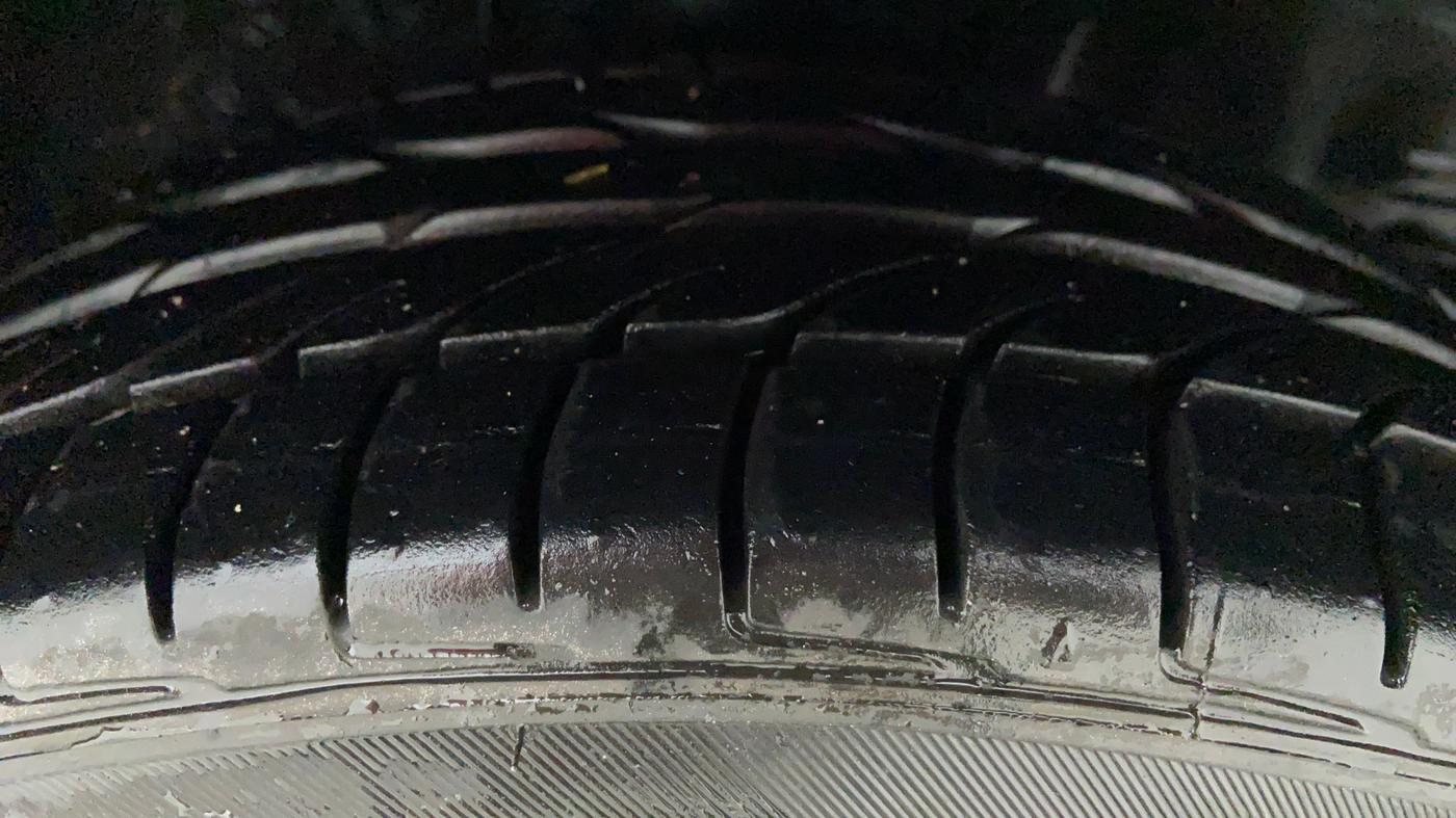 2018 Toyota Corolla Altis VL AT, Petrol, Automatic, 53,595 km, Right Front Tyre Tread