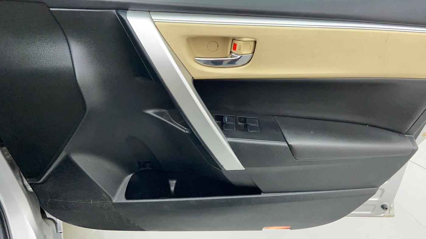 2018 Toyota Corolla Altis VL AT, Petrol, Automatic, 53,595 km, Driver Side Door Panels Control