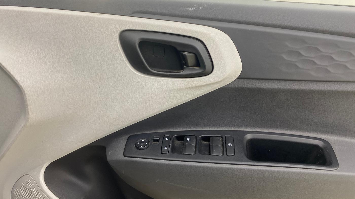 2021 Hyundai GRAND I10 NIOS MAGNA 1.2 KAPPA VTVT, Petrol, Manual, 1,00,896 km, Driver Side Door Panels Control