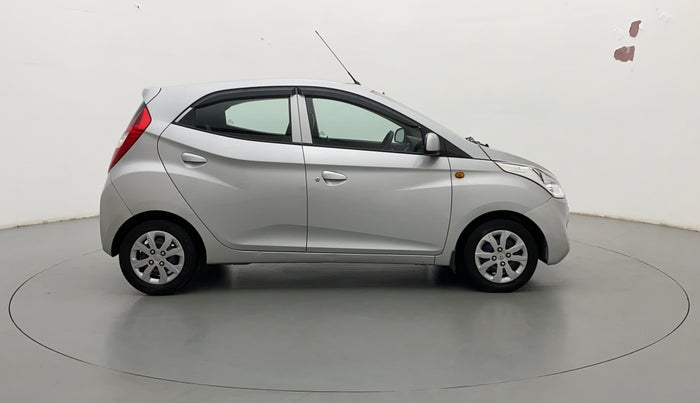 2017 Hyundai Eon SPORTZ, Petrol, Manual, 30,214 km, Right Side