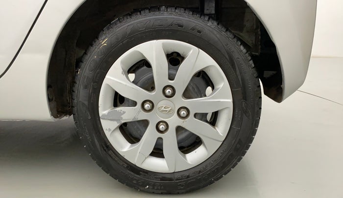 2017 Hyundai Eon SPORTZ, Petrol, Manual, 30,214 km, Left Rear Wheel