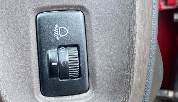 2013 Honda Brio V MT, Petrol, Manual, 60,993 km, Dashboard - Headlight height adjustment not working