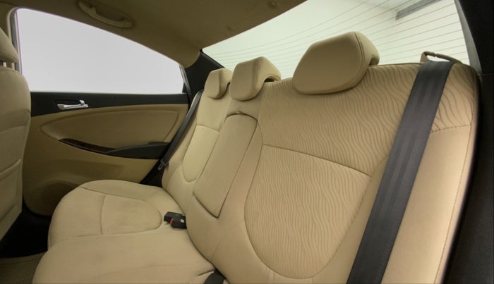 2011 Hyundai Verna FLUIDIC 1.6 SX VTVT, Petrol, Manual, 77,170 km, Right Side Rear Door Cabin
