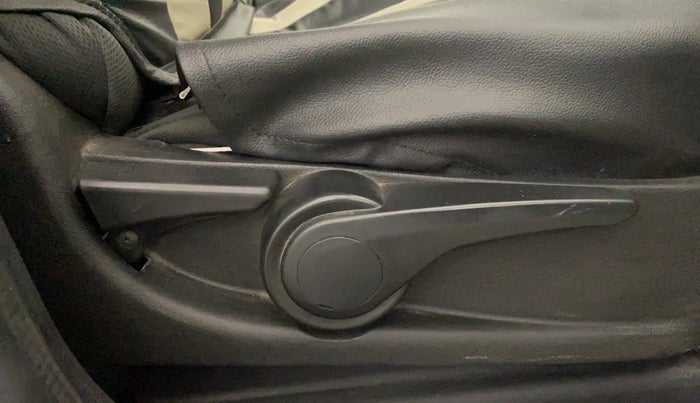 2019 Tata Tiago XZ PLUS PETROL, Petrol, Manual, 77,048 km, Driver Side Adjustment Panel