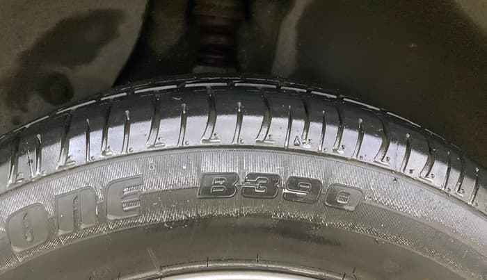 2016 Hyundai Creta SX PLUS 1.6 PETROL, Petrol, Manual, 99,701 km, Right Rear Tyre Tread
