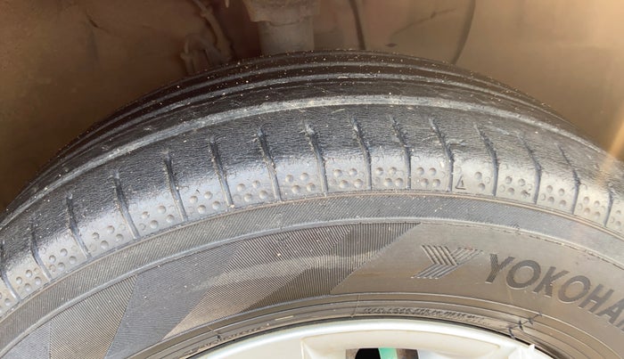 2016 Hyundai Elite i20 SPORTZ 1.2, Petrol, Manual, 89,626 km, Right Front Tyre Tread