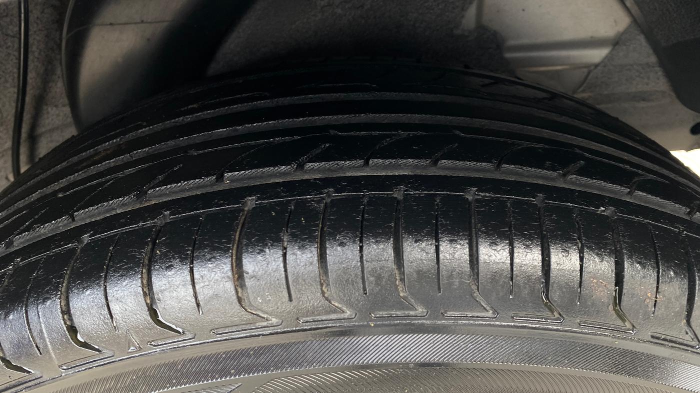 2013 Hyundai i20 SPORTZ 1.2, Petrol, Manual, 1,01,112 km, Left Rear Tyre Tread