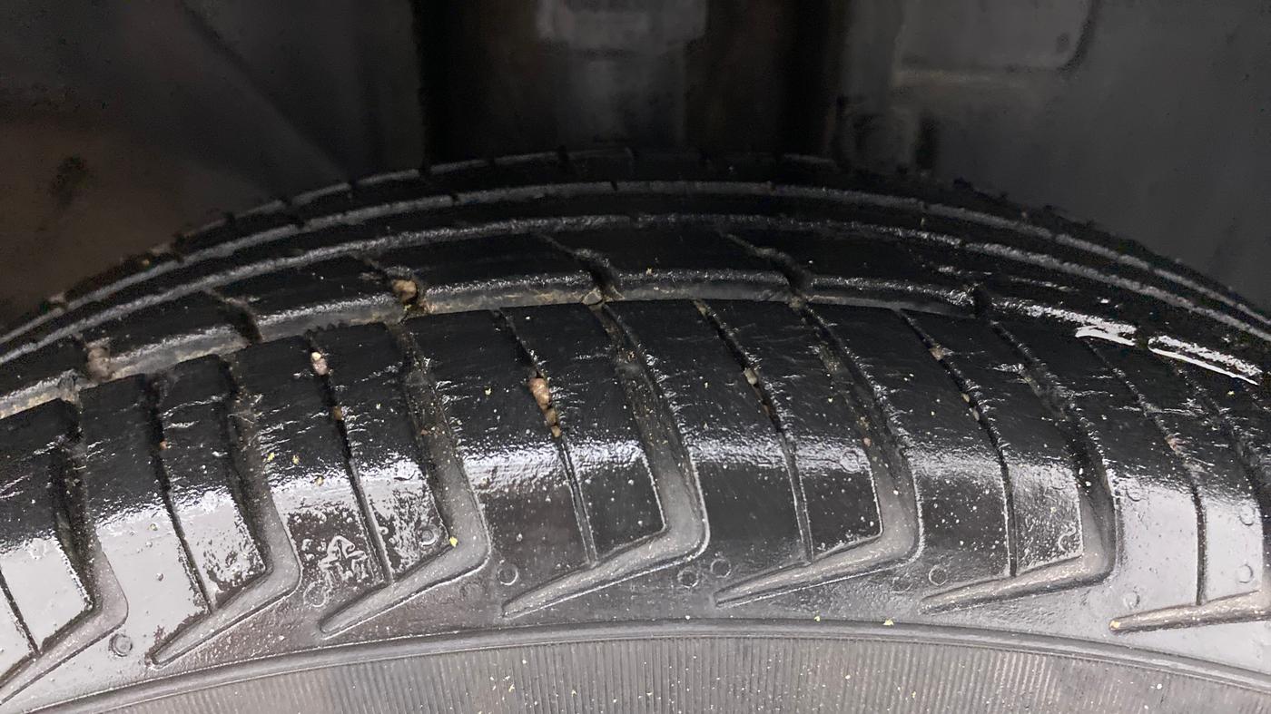 2018 Renault Kwid RXT 1.0 (O), Petrol, Manual, 34,810 km, Right Front Tyre Tread