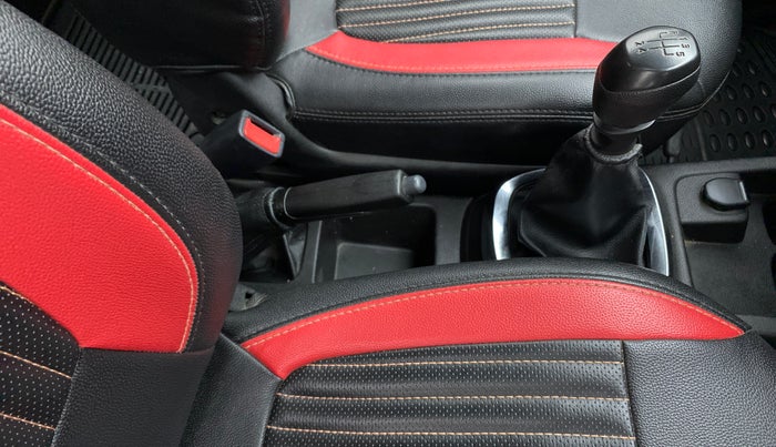 2018 Renault Kwid RXT 1.0 (O), Petrol, Manual, 34,810 km, Gear Lever